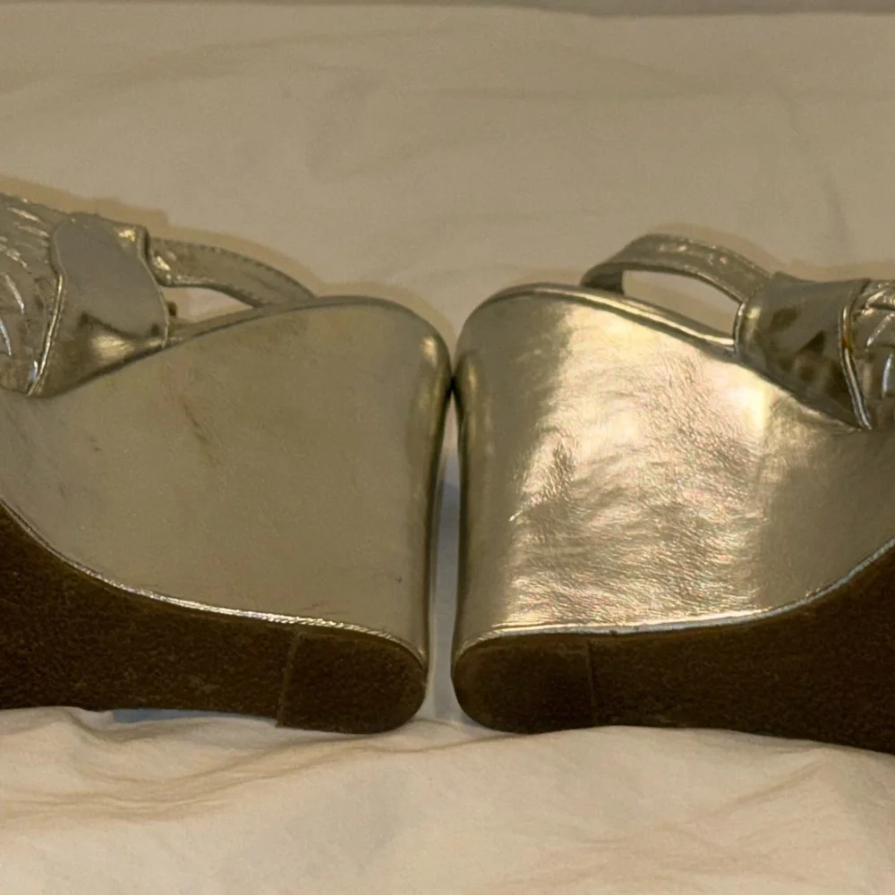 Wet Seal Size 9 Silver Woven Wedge Sandals Disco Party Date Night Barbiecore